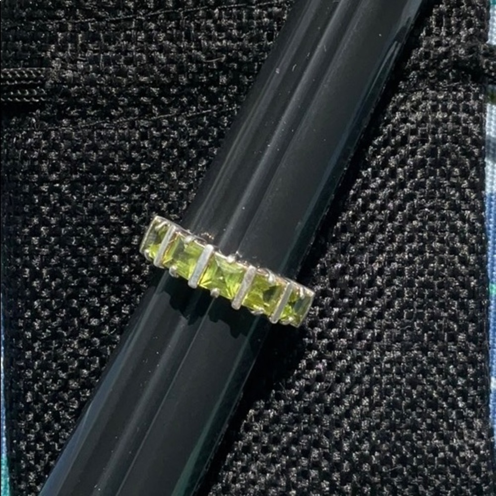 Vintage Sterling Silver and Peridot ring